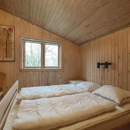4 Bedroom Beautiful In *